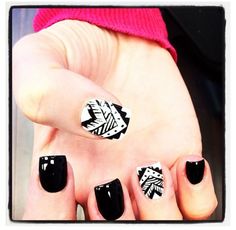 Tribal accent nails Nail Designs 2014, Get Nails, I Love Nails, Accent Nails, Fancy Nails, Gorgeous Nails, Love Nails