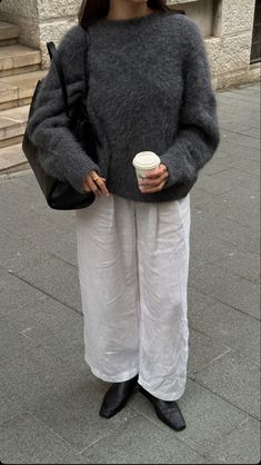 Comfy Pants, White Pants, Get Dressed, Women's Style, Fashion Inspo Outfits