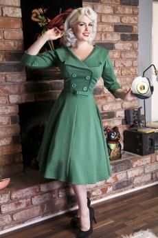 Springing into spring with this (or autumn) - I love the 3/4 sleeve and the cut of the top. Simple and tailored. Rockabilly Mode, 50s Outfits, Circle Skirt Dress, Afrikaanse Mode, Rockabilly Outfits, Rockabilly Style, Circle Dress, Bettie Page, Rockabilly Fashion