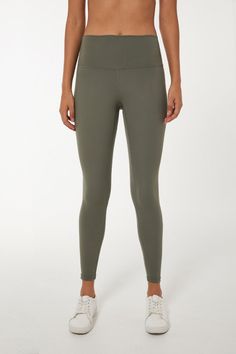 Slim Hips, High Waist Yoga Pants, Special Occasion Outfits, Running Pants, Active Leggings, In The Gym, Active Wear Leggings, Mini Dress With Sleeves, Yoga Leggings