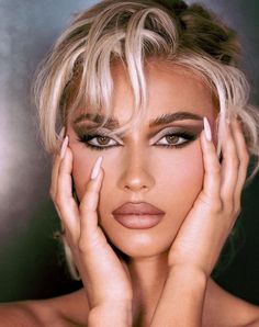 Seductive Makeup, Iconic Beauty, Hair Mistakes, Makeup Eye Looks, Glowing Makeup, Glamour Makeup, Eye Makeup Art, Hard To Get