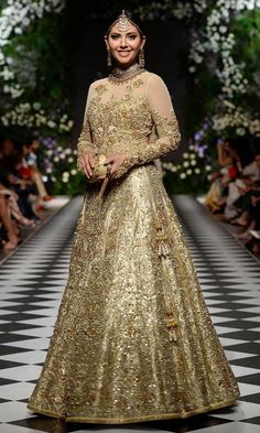 Best Runway Looks, Nomi Ansari, Designer Bridal Lehenga Choli, Wedding Lehengas, Fashion Designers Famous, Bridal Lehenga Collection, Designer Bridal Lehenga, Female Dress, Lehenga Style