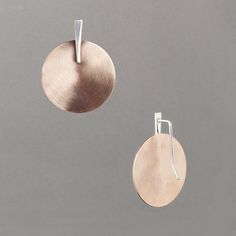 Art Deco, Mixed Metals Large Saturn Disc Earrings | Voyager Collection from Haley Lebeuf Planet Jewelry, Lunar Jewelry, Chain Threader Earrings, Saturn Necklace, Saturn Earrings, Silver Jewelry Design, Earrings Inspiration, Disc Earrings, Argentium Silver