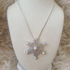 Stunning Rare Swarovski Crystal Snowflake Pendant Necklace Excellent Condition Comes In A Non-Swarovski Box 15"-17.5" Adjustable Chain Clasp Has A Faint Scratch That Is Not Noticeable When Wearing. Please Look At All Of The Pictures Crystal Snowflakes, Snowflake Pendant, Swarovski Jewelry, Swarovski Crystal, Womens Jewelry Necklace, Swarovski Crystals, Jewelry Necklaces, Women Jewelry, Pendant Necklace