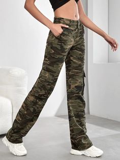 Introducing our Regular Fit Camo Print Flap Pocket Side Cargo Jeans, the perfect blend of style and functionality. With a trendy camouflage pattern and straight-leg design, these cargo pants are a must-have addition to your wardrobe. Made from cotton denim, they offer both comfort and durability. The non-stretch fabric ensures a regular fit that retains its shape. Detail: Pattern Type: Camo Type: Straight Leg Jeans Style: Cargo Pants Length: Long Fit Type: Regular Fit Fabric: Non-Stretch Materia Style Cargo Pants, Style Cargo, Cargo Jeans, Camo Print, Jeans Style, Flap Pocket, Cargo Pants, Parachute Pants, Straight Leg Jeans