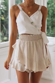 Curvy Summer Outfits, Summer Outfits Curvy, College Outfits Summer, Classy Summer Outfits, Collar Vest, Vest Fashion, Casual Tank Tops, Curvy Outfits