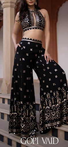 Traditional Fusion Wear, Edgy Indian Outfits, Indo Western Hairstyles Women, Black Navratri Outfit, Navratri Outfits Ideas Indo Western, Navratri Fusion Outfits, Indo Western Outfits Casual, Navratri Outfits Ideas, Outfit From Scratch