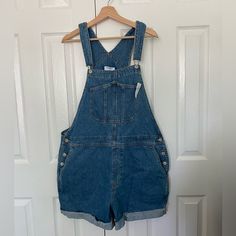 Nwt Women’s Old Navy Jean Overalls Size Xl Jean Overalls, Old Navy Jeans, Navy Jeans, Old Navy, Overalls, Color Blue, Women Jeans, Navy Blue, Navy