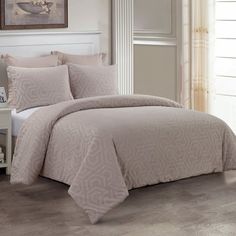 This brilliantly designed Seville 3-piece cotton comforter set from Donna Sharp brings a modern touch to any master bedroom or guest room. The ultra-soft 100% cotton jacquard fabric is garment washed to provide a wonderfully soft touch, right out of the bag. This bedding set is adorned with a subtle geometric pattern to enhance the look of your room. A hidden pin tuck secures the batting in place without interrupting the pattern, creating a smooth, seamless appearance. Shams are included and per Brown Comforter Sets, Cotton Comforter Set, Queen Bedroom, Linen Bedroom, King Comforter Sets, Material Bed, King Bedding Sets, Cotton Comforters, Queen Comforter Sets