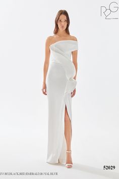 Looking for a head-turning dress for your next big event? Check out the Tarik Ediz 52029 Creppe Spring 2023 evening collection dress. This stunning piece features a plunging neckline, fitted silhouette and beautiful ruffle detailing. Whether you're headed to a wedding or gala, this dress is sure to make you the center of attention. Ruffled Prom Dress, Tarik Ediz Dresses, Head Turning Dress, Dress Bodice, Plastic Dress, Tarik Ediz, Column Dress, Frill Dress, On The Red Carpet