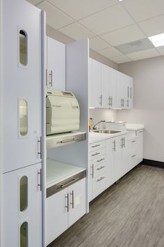 Dr. Monroe Artizan Steri-Center Clinic Laboratory Design, Dentist Cabinet Design, Dental Office Sterilization Room, Digital Dental Laboratory Design, Sterilization Area Dental Clinic, Orthodontic Office Design, Dentistry Office