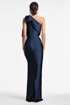 Bonnie Gown in Night Sky - Sachin & Babi Mismatch Day Ideas, Mismatched Outfits, Mismatch Day, Prom Dresses With Bow, Maximalist Outfits, Dresses With Bow, Navy Prom Dresses, Sachin Babi, Evening Dress Floor Length