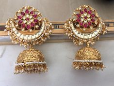 Kundan Jewelry Bridal Earrings Chandbali with Jumkhi for South Indian Brides favourite Ruby Pink Color *It's Handmade Indian Ethnic Kundan Earrings with Multi color Real Kundan Stones. *It's made from Silver n Copper,Pink and White Kundan Stones Settings with beautiful jumkhi like shown in picture with 22k gold Plating as shown in picture. *It it Pure Ethnic Look with Antique Touch and 2.8 Inch Long. *Our all jewelry is made from semiprecious stones and beads. *WARRANTY: ITS GENUINE HANDMADE JEW Chandbali Butta Earrings, Makarakundanalu Earrings, Swapna Reddy, Small Diamond Stud Earrings, Earrings Chandbali, Chand Bali, Kundan Jewellery Bridal, Chandbali Earrings, Indian Jewellery Design Earrings