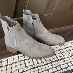 Women’s Justfab Chelsea Boots In Grey - Never Worn - Run Big Girls Chelsea Boots, Thigh High Suede Boots, Lace Up Block Heel, Grey Booties, Just Fab Shoes, Block Heel Ankle Boots, Justfab Shoes, Purple Suede, Lace Up Booties