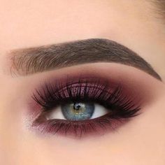 Trucco Smokey Eye, Maroon Eye Makeup, Purple Eye Makeup, Linda Hallberg, Hooded Eye Makeup, Makijaż Smokey Eye, Makeup Eye Looks, Trendy Makeup, Eye Makeup Tips