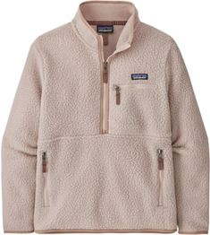 Just as soft on the inside as it is on the outside  the women's Patagonia Retro Pile Marsupial pullover is perfect for relaxing rest days  campfire nights and primo bouldering conditions. Patagonia Retro Pile, Patagonia Retro, Patagonia Outfit, Rest Days, Patagonia Jacket, Kids Outerwear, Comfy Fashion, Retro Stil, Patagonia Womens