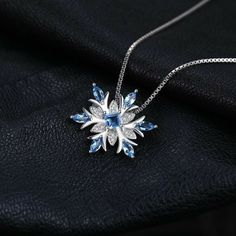 قلادات متدلية, Pretty Jewelry Necklaces, Princess Jewelry, Topaz Pendant, Fancy Jewellery, Fancy Jewelry, Fantasy Jewelry, Girly Jewelry