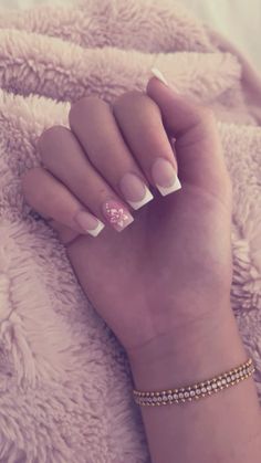 Gel Nail Inspo No Acrylic, Medium Length French Tip Nails Square, Classic Short Square Nails, Nail Inspiration Square Short, Cute Nails Not Acrylic, Nail Short Ideas, Shortie Nail Ideas, Nail Inspo Coffin Short, Rounded Square Acrylic Nails