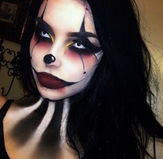 Oooo I’m doing this for Halloween 🎃 Makeup Horor, Hallowen Schminke, Carnaval Make-up, Black And White Clown, Halloween Makeup Clown, Fantasy Make-up, Halloweenský Makeup, Halloween Make-up Looks, Holloween Makeup