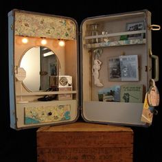 Vintage Upcycling, Craft Show Displays, Vintage Luggage, Booth Display, A Mirror