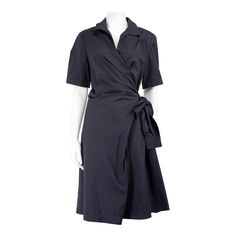 CONDITION is Very good. Hardly any visible wear to dress is evident on this used Max Mara designer resale item. Details Navy Cotton Wrap dress Midi Waist tie fastening Short sleeves Buttoned cuffs V-neck Made in Italy Composition 100% Cotton Care instructions: Professional dry clean / Machine wash cold Size & Fit Product measurements: Shoulder: 38 cm / 15 in Sleeve Length: 28 cm / 11.2 in Bust: 49 cm / 19.5 in Waist: 39 cm / 15.5 in Waist Tie/Belt: 94 cm / 37 in Hip: 56 cm / 22 in Length: 104 cm Cotton Wrap Dress, Wrap Dress Midi, Wool Knitted Dress, Patterned Midi Dress, Midi Size, Viscose Dress, Belted Shirt Dress, Wrap Midi Dress, Button Up Dress