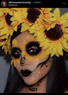 Sunflower Makeup Looks, Catrina Makeup, Halloween Makeup Sugar Skull, Circus Makeup, Artsy Makeup, Dead Makeup, Face Painting Tutorials, Flower Makeup