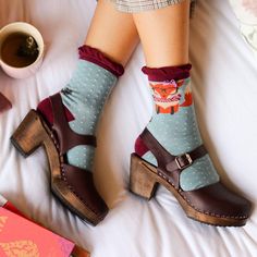 We were walked off our feet yesterday while shopping! With the festive season fast approaching, we’re always on the hunt for the perfect gift or stocking filler! 🛍🎁 Why not really treat someone with a gorgeous pair of Highwood Aubergine Mary Jane styled Clogs by @lottafromstockholm and a couple of our #powderuk Nerd Fox Ankle Socks? Quirky and stylish! 😍✨ Swedish Clogs Outfit