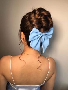 Hairstyles For Freshers Party, Bow Barrette Hairstyle, Bow Hair Clips Hairstyles, Hairstyles For Occasions, Hairstyles With Bow Clips, Hairstyles For Birthday Party, Hairstyle With Bow Clip, Bow Clip Hairstyle, Hairstyles For Daily