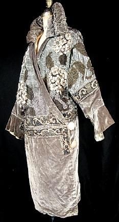 Antique Dress - Item for Sale Evening Coat, 1920 Fashion, 20s Fashion, Period Outfit, Antique Dress, Antique Clothing, Old Fashion, Historical Costume, 1920s Fashion