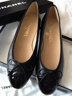 Channel Shoes, Wedding Shoes Low Heel, Style Parisienne, Chanel Cruise, Wedding Shoes Flats, Diane Kruger, Elegante Casual, Low Heel Shoes