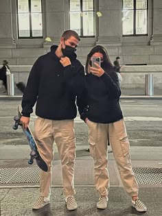 Twinning With Boyfriend Outfits, Matching Fits Couples Casual, Matching Couple Outfits Baggy, Nike Matching Set Outfit Couple, Couples Business Casual Outfits, Cargo Converse Outfit, Matching Fits Couples Streetwear, Couples Twinning Outfits