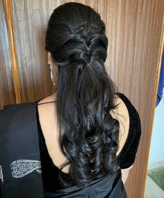 Chudithar Hairstyle, Short Hairstyle Women For Traditional, Hair Styles For Half Saree Simple, Free Hair Styles For Saree, Hairstyles For Functions Indian Saree, Kurtha Hairstyle, Family Picture Hairstyles Mothers, Kerala Hairstyles For Saree, Simple Hairstyles For Engagement Indian