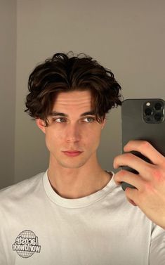 Haircut Men Middle Part, Old Money Haircut Men, French Crop Hair Men, Middle Part Haircut, David Hair, French Crop, Men Haircut Curly Hair, Aesthetic Men, Middle Part Hairstyles