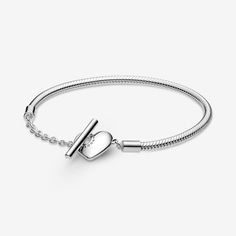 Pandora Moments Heart T-Bar Snake Chain Bracelet - Size 6.7 Inches Charm | Sterling Silver | 599285C00-17 Pandora Heart Bracelet, Pandora Bracelet Designs, Solid Silver Bracelets, Blue Disc, Pandora Heart, Charms Pandora, Bracelet Pandora, Pandora Hearts, Snake Chain Bracelets