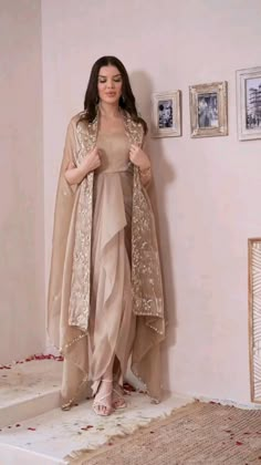 Organza Traditional Outfit, Cape Style Dresses Indian, Blouse With Shrug Designs, Shrug On Saree, Indo Western Cape Outfits, Full Covered Outfits, Party Wear Gowns Western For Women, Organza Indian Dress, Sangeet Dresses For Bridesmaid