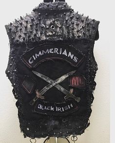 Vest Reference, Crust Punk Fashion, Horror Clothes, Fashion Props, Shoe Tattoos, Badass Outfit, Biker Aesthetic