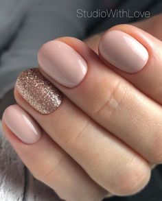 Get ready for the cozy and chic vibes of early fall with these must-try nail designs! 🍂💅 #EarlyFallNails #AutumnVibes #NailInspo #FallManicure #CozySeason #NailArt #TrendyNails #SeasonalNails #NailGoals #FallFashion" Bridesmaids Nails, Fall Nail Art Designs, Nude Nail Designs, Trim Nails, Nail Designs Glitter, Cat Kuku