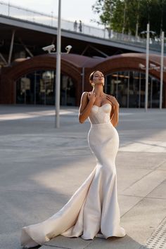 Wedding Dress With Long Trail Romanova Atelier, Sweetheart Neck Wedding Dress, Form Fitting Wedding Dress, Dress With A Corset, Strapless Wedding Dress Mermaid, Natalia Romanova, Glitter Wedding Dress, Beach Bridal Gown, Wedding Dress Train