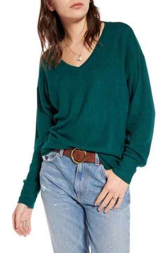 Heather Green, Beyond Yoga, Sweater Material, Green Fashion, V Neck Sweater, Knitted Pullover, Vneck Sweater, Pullover Sweaters, Sweater Outfits