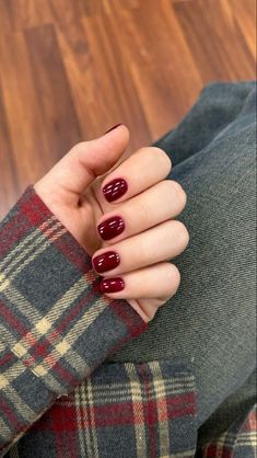 Burgundy Nail Polish, Short Red Nails, Nail Tattoos, Deep Red Nails, Cozy Colors, Red Gel Nails, Swag Ideas, Fall Nail Ideas, Wine Nails