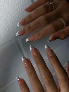 Almond Nails Silver Chrome, Chrome Silver Tip Nails, Nail Inspo Almond Silver, Silver Chrome Acrylics, Silver Chrome Tips Nails, Silver Tip Almond Nails, Silver Crome Nails French Tip, Silver Biab Nails