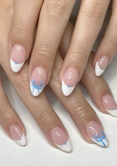 Nail Ideas For 13-14, Nail Ideas Acrylic Blue And White, Nail Ideas With Blue Dress, Nail Inspo Non Acrylic, Light Blue French Nail Designs, Blue Or White Nails, Bow Nails With French Tip, Sorority Rush Nails Ideas, Nail For Back To School