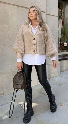 Look Legging, Leather Pants Outfit, Pinterest Outfits, Inspired Outfits, Autumn Outfit, Knit Fashion, Winter Fashion Outfits, Fall Winter Outfits