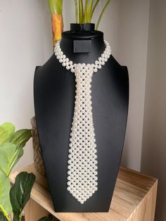 Pearl Clothes, Pearl Tie, Tie Necklace, Wedding Vision, Beaded Bags, Beaded Necklaces, African Fashion, Parfait, Handmade Jewelry