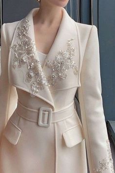 Heavy Industry, Female Clothing, Abayas Fashion, Looks Chic, Style Mistakes, Dresses To Wear To A Wedding, Classy Women, Winter Fashion Outfits, Classy Dress