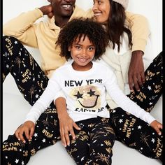 Nwt New Kids Unisex New Years Eve Pajamas Knit Size 8 Super Cute Bundle With Other Items In My Closet And Save Even More! Black Kids In Pajamas, Old Navy Pajamas, Green Bear, Flannel Pajama Pants, Pink Holiday, Kindergarten First Day, Black Love Couples, Christmas Crochet Patterns, Flannel Pajamas