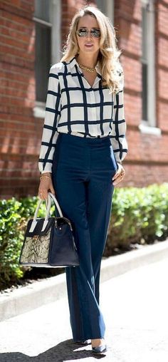 40 Professional Work Outfits Ideas for Women to Try - Bellestilo.com Best Business Casual Outfits, Áo Blu, Bridget Bardot, Professional Work Outfit, Chique Outfits, Summer Work Outfits, Professional Attire, Business Outfit