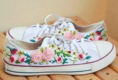 Nice Flat Shoes, Embroidery Sneakers, Shoes Embroidery, Embroidered Converse, Diy Sneakers, Painted Sneakers, Floral Sneakers, Embroidery Shoes, Embroidery Hand