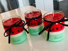 Natural soy wax candle, scented with watermelon, handmade with love by dedicated artisans, which will provide you with a unique and soothing olfactory experience. Glass container. Model may vary. 🗒️ Features - Eco-wick - 100% pure soy wax - Scented candle - Watermelon Fragrance Oil 🔥Fast delivery. I respond to all messages within 24 hours. Coral Candles, Watermelon Candle, Candles Fragrance, Candle Crafts Diy, Food Candles, Vegan Candles, Candle Craft, Natural Soy Wax Candles, Wooden Wick