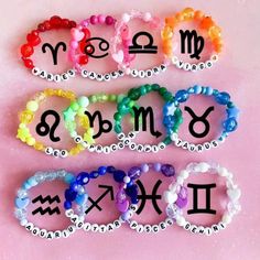 Pony Bead Bracelets Zodiac, Cool Beaded Bracelets Ideas, Zodiac Sign Beaded Bracelets, Bracelet Ideas Beaded Words, Zodiac Sign Crafts, Zodiac Bracelet Diy, Y2k Bracelets Aesthetic, Beaded Bracelets Aesthetic Y2k, Zodiac Beaded Bracelet